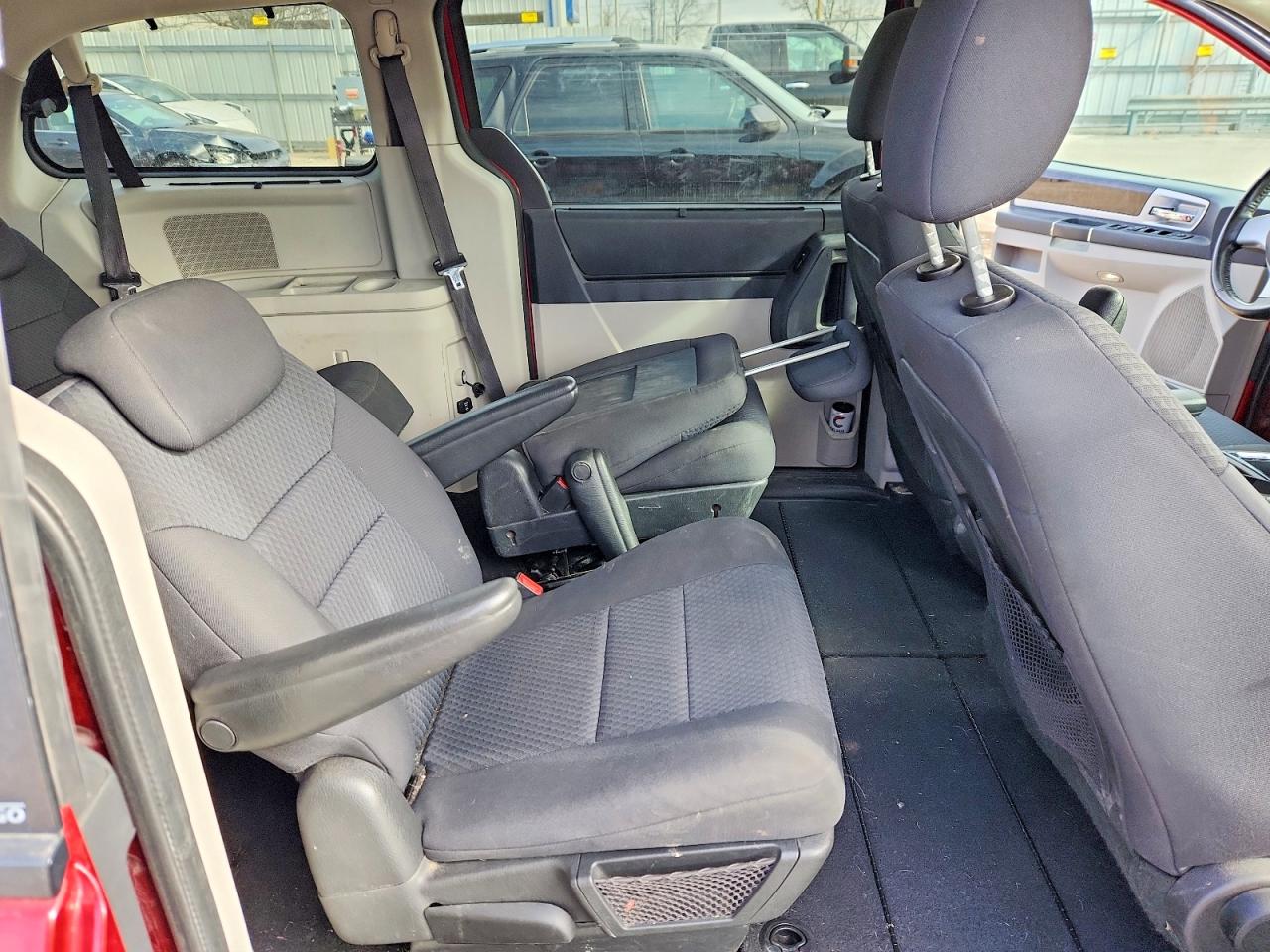 2010 DODGE GRAND CARAVAN SXT photo 21