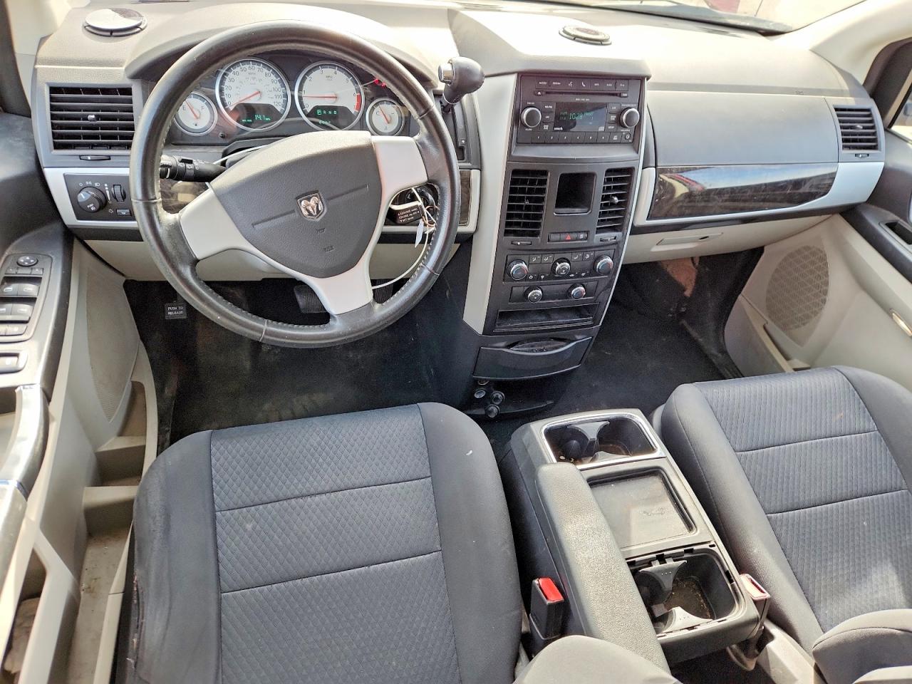 2010 DODGE GRAND CARAVAN SXT photo 15