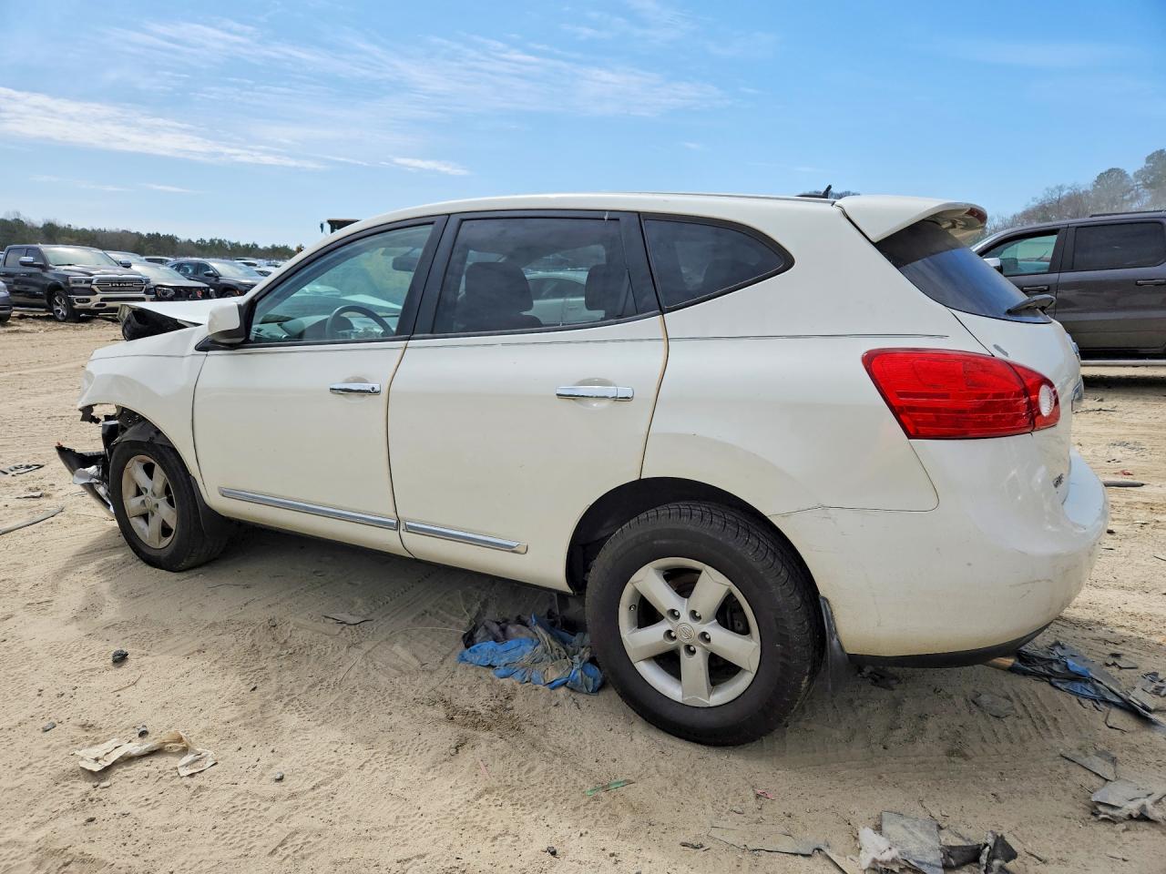 2013 NISSAN ROGUE S photo 2