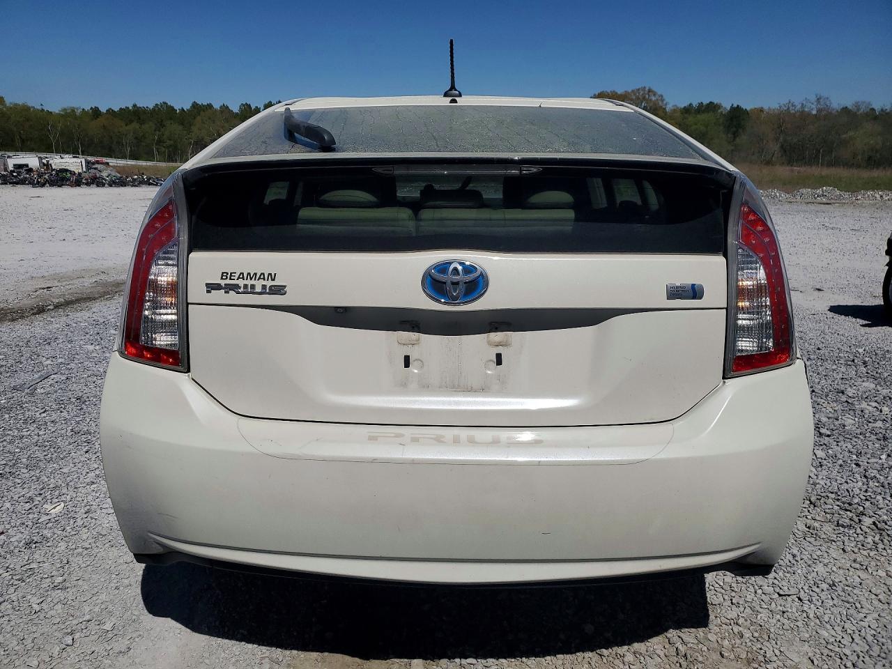 2013 TOYOTA PRIUS THREE photo 16