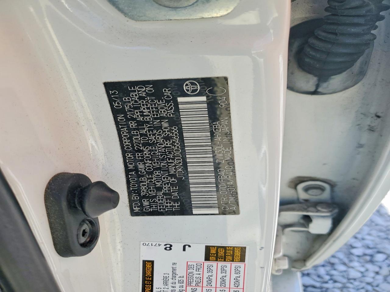 2013 TOYOTA PRIUS THREE photo 34