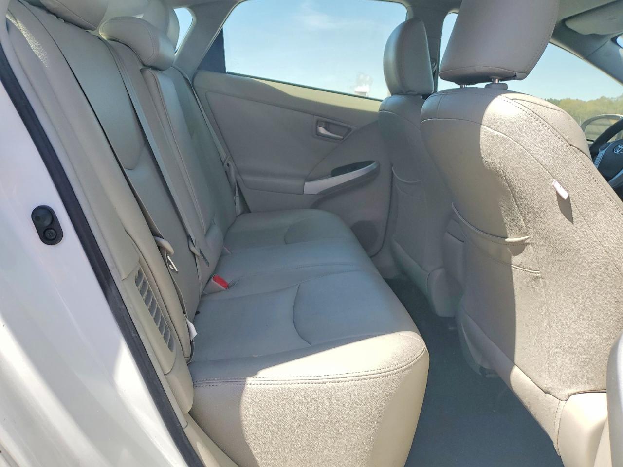 2013 TOYOTA PRIUS THREE photo 28