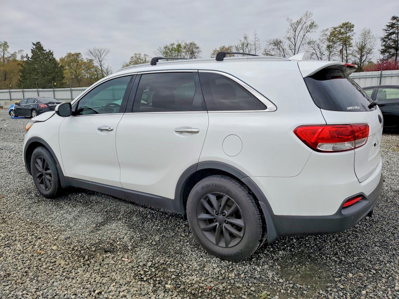 2017 KIA SORENTO LX V6 photo 3