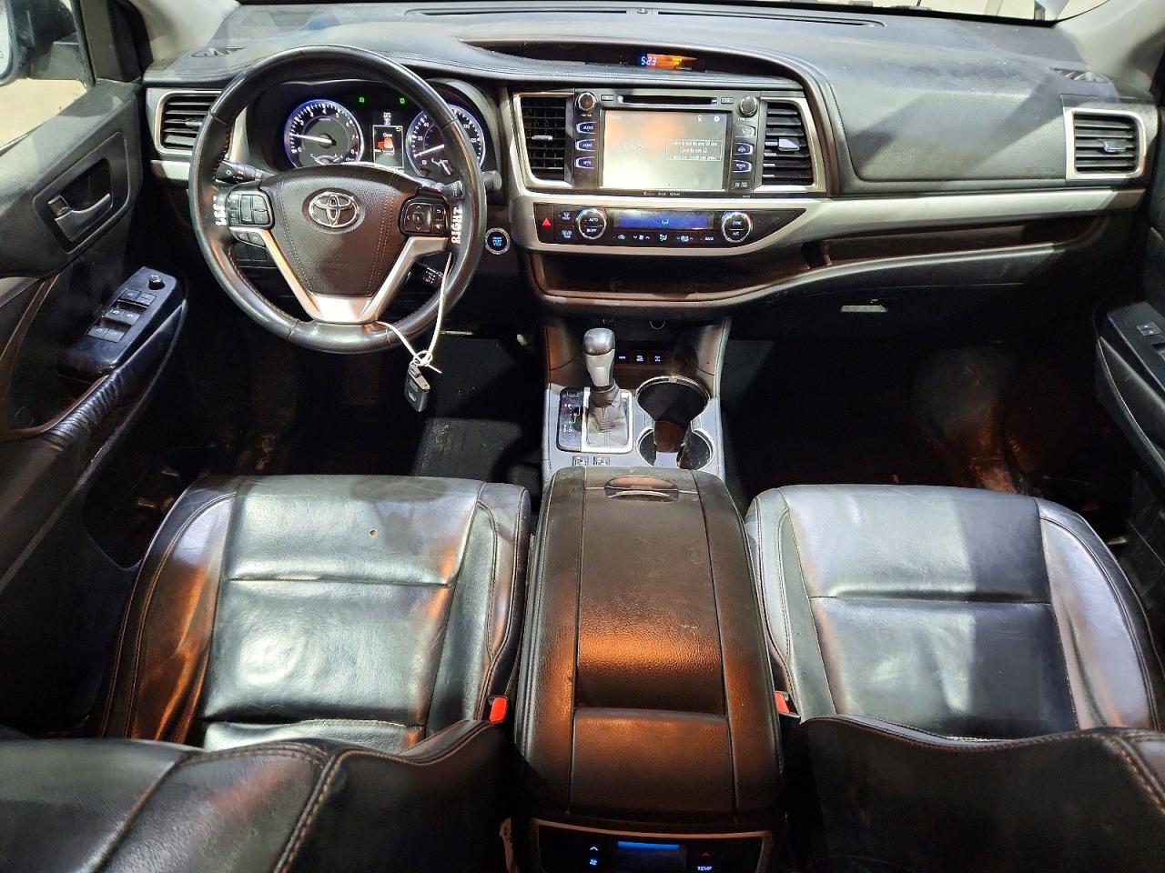 2016 TOYOTA HIGHLANDER XLE photo 15