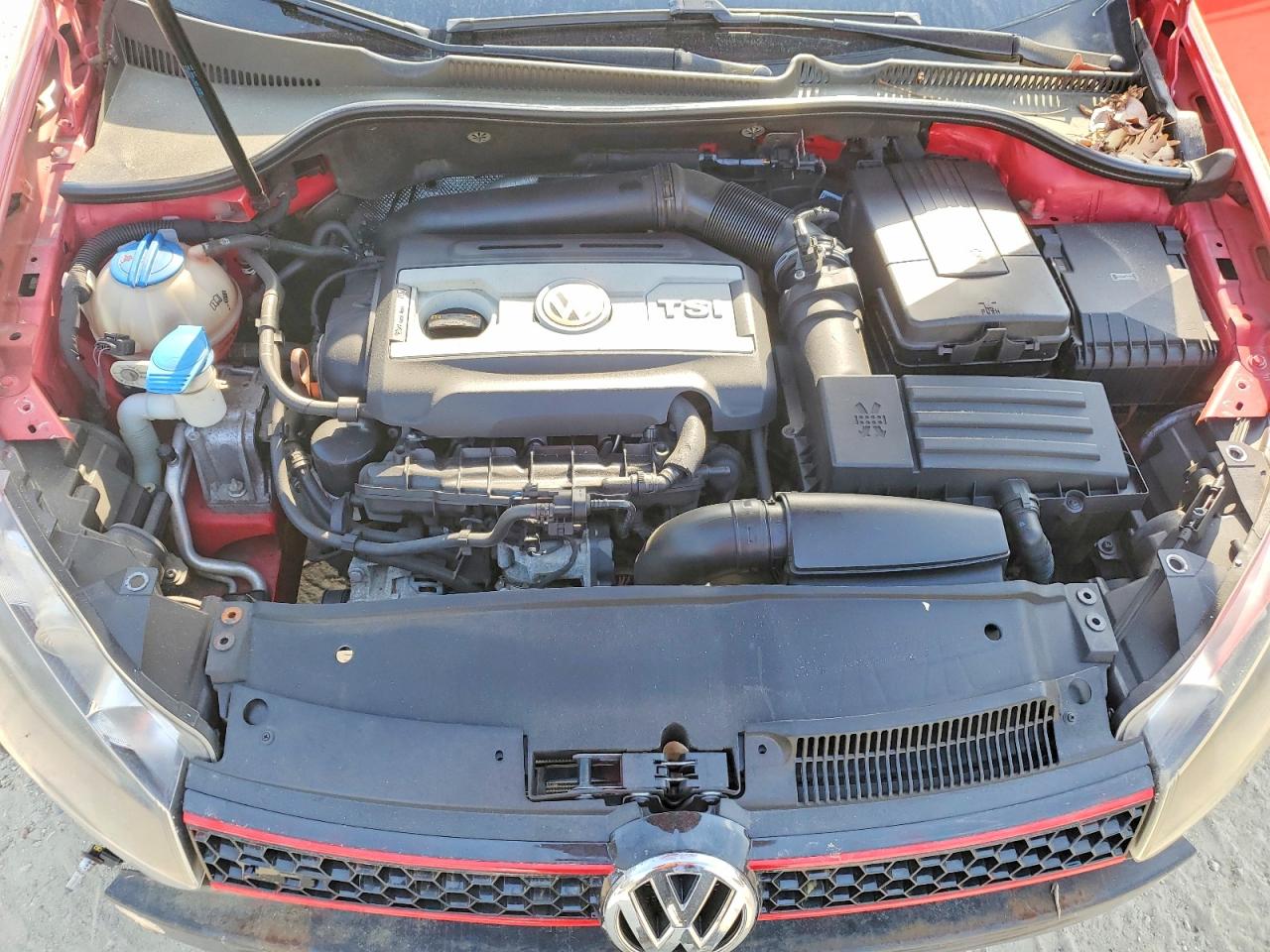 2011 VOLKSWAGEN GTI photo 31