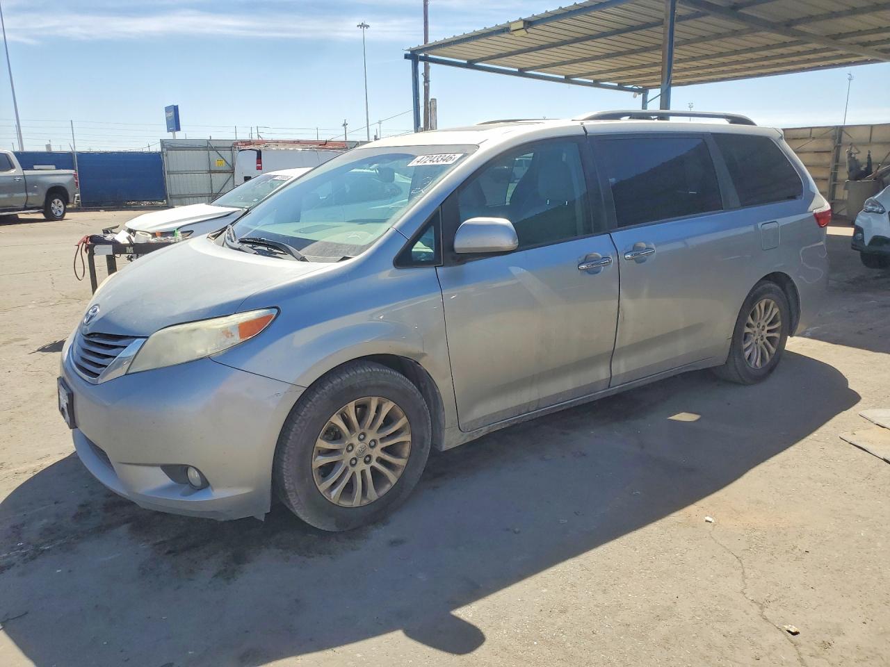 2016 TOYOTA SIENNA