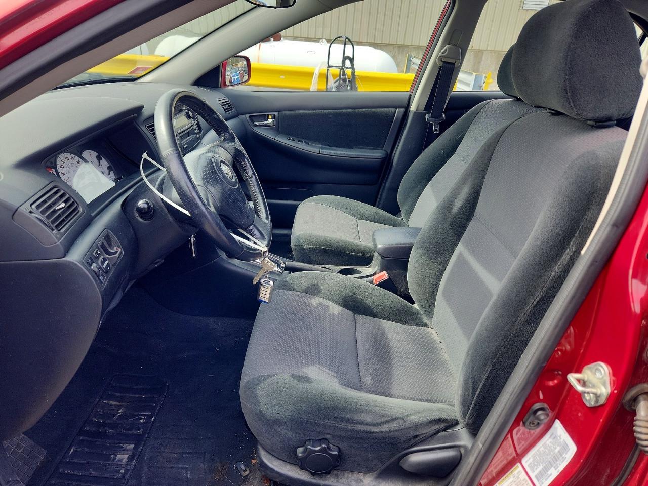 2004 TOYOTA COROLLA S photo 13