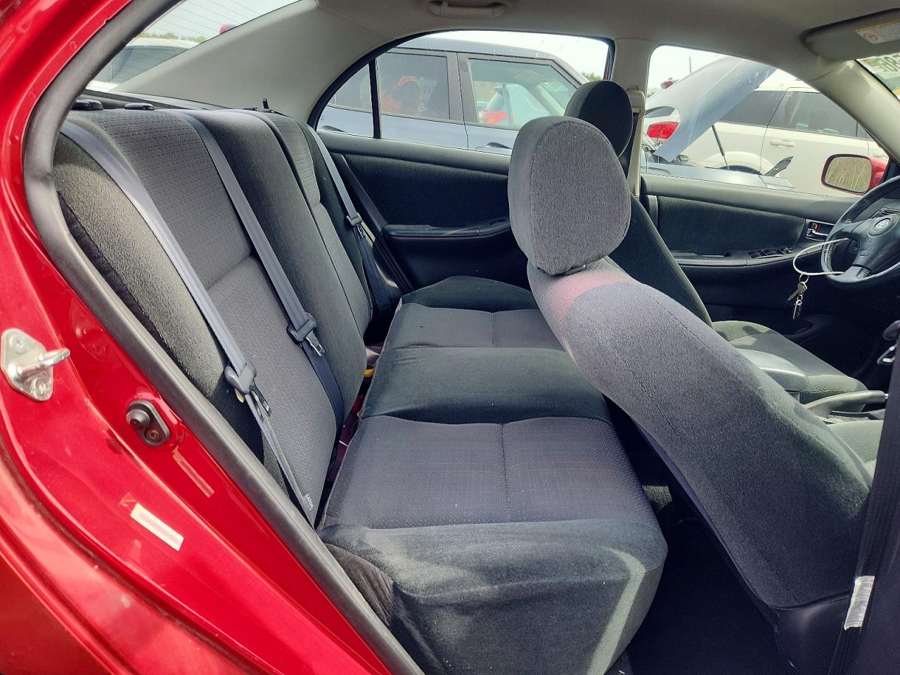 2004 TOYOTA COROLLA S photo 19