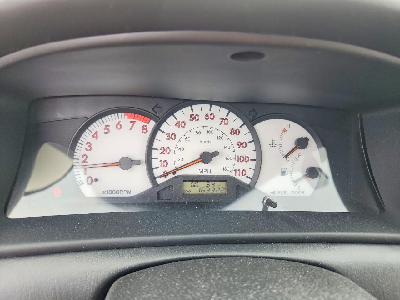 2004 TOYOTA COROLLA S photo 17