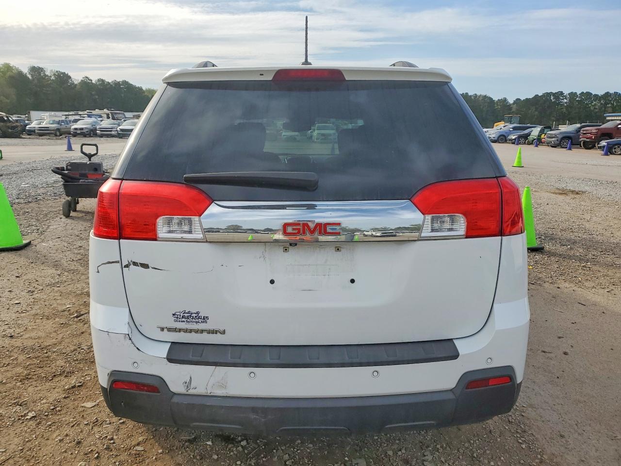 2015 GMC TERRAIN SLE photo 11