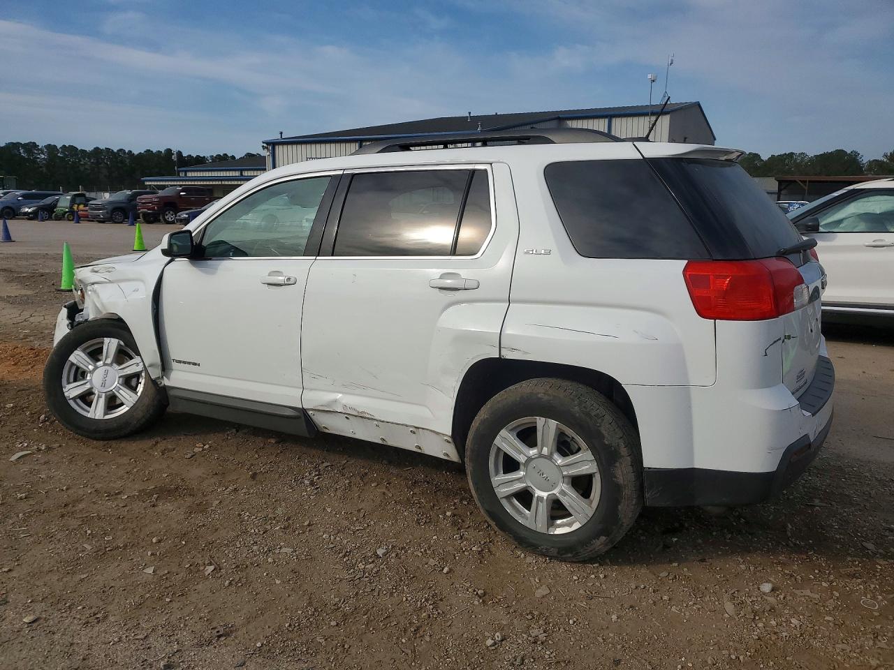 2015 GMC TERRAIN SLE photo 3