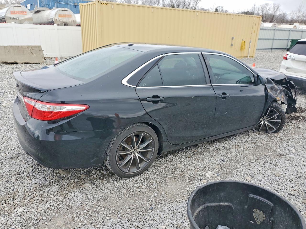 2016 TOYOTA CAMRY XSE V6 photo 3
