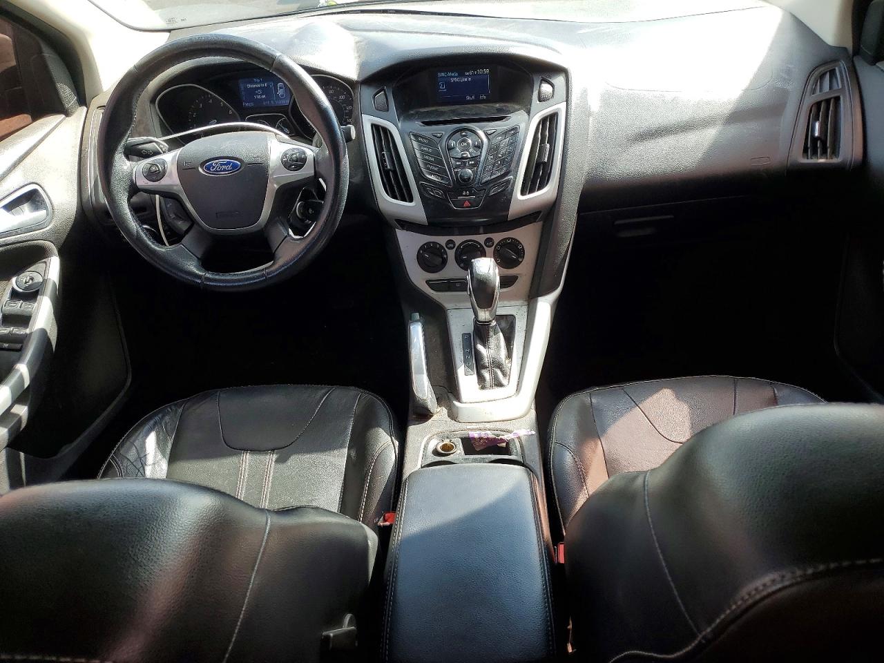2014 FORD FOCUS SE photo 8