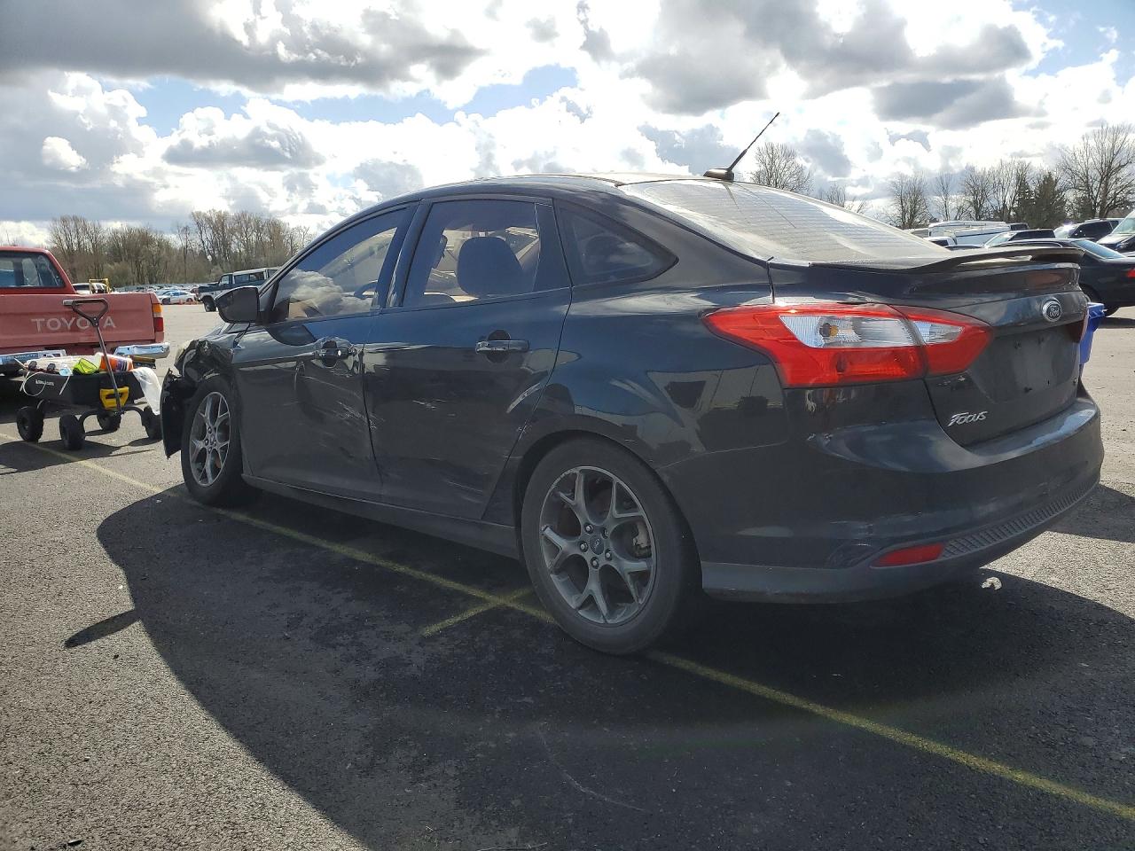 2014 FORD FOCUS SE photo 2