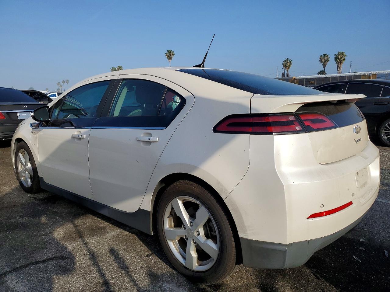 2014 CHEVROLET VOLT photo 4