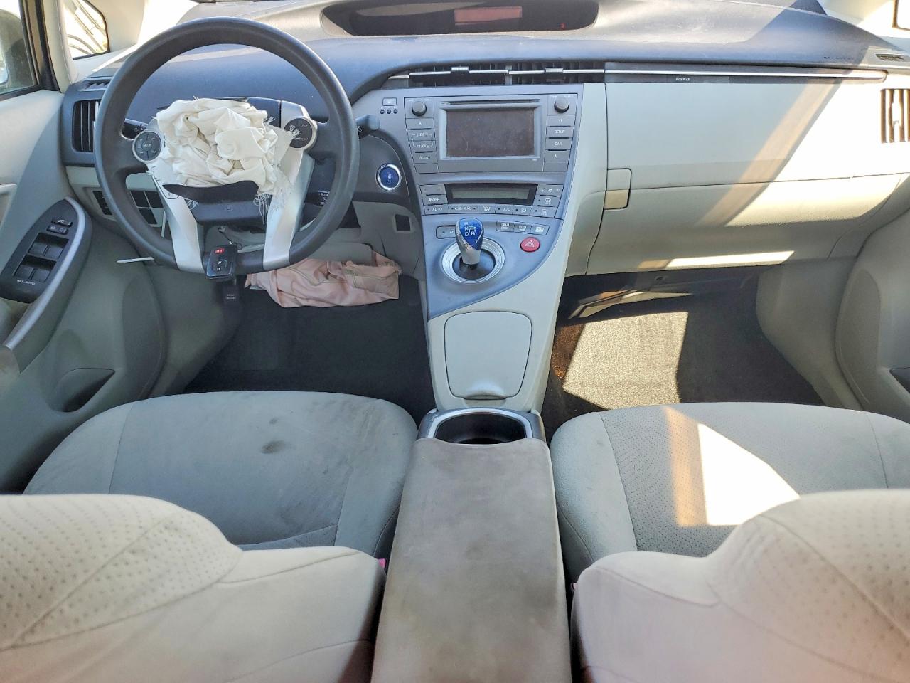 2012 TOYOTA PRIUS TWO photo 8