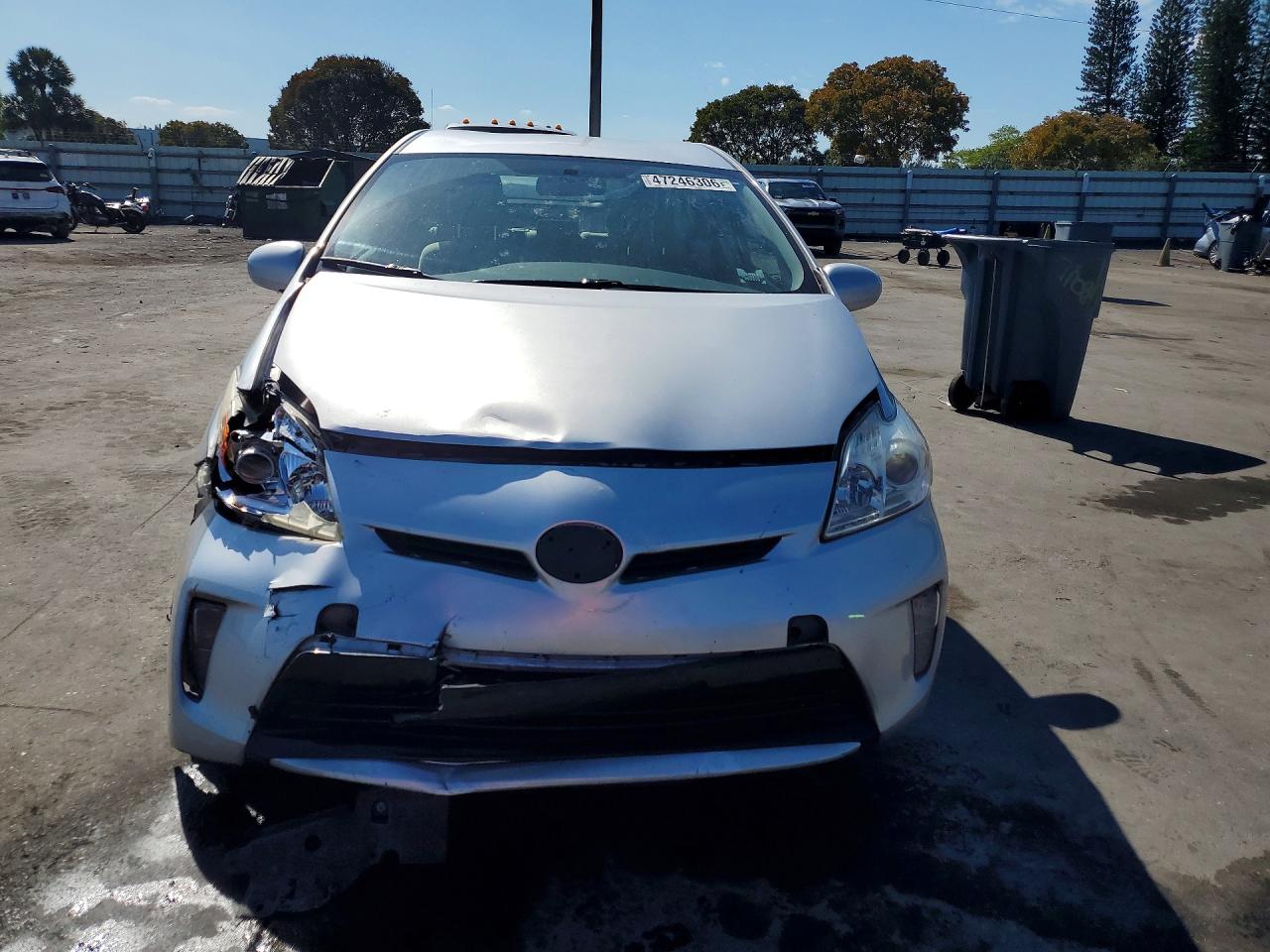 2012 TOYOTA PRIUS TWO photo 5