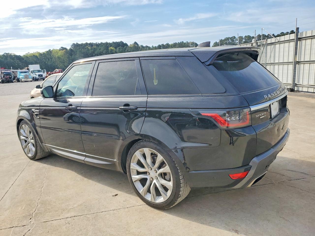 2019 LAND ROVER RANGE ROVER SPORT HSE photo 2
