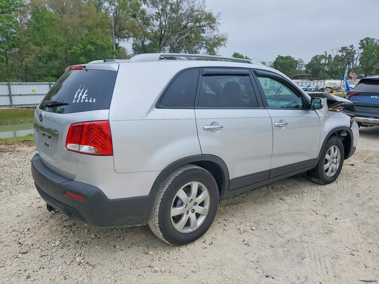 2012 KIA SORENTO LX photo 5