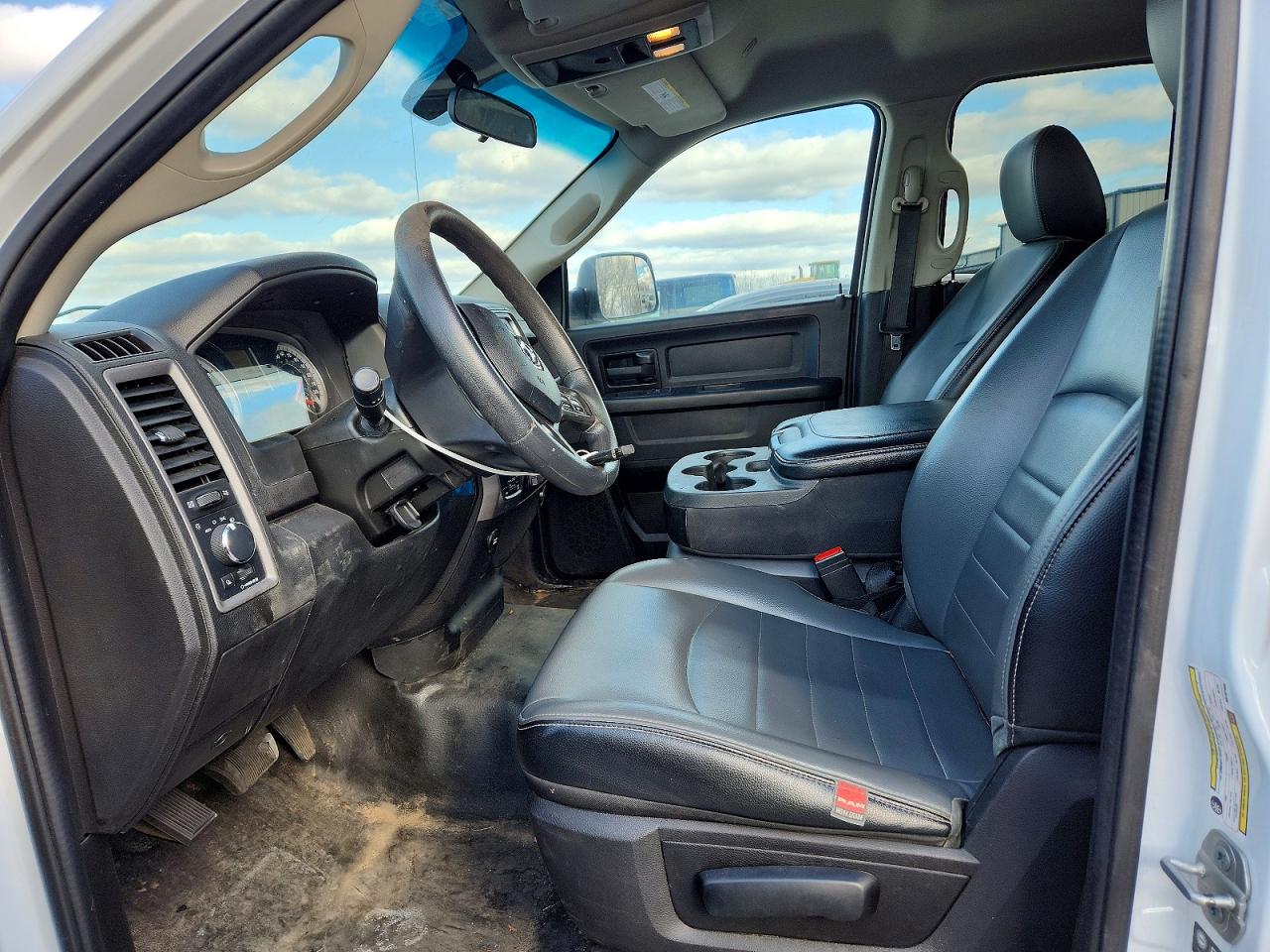 2022 RAM 1500 CLASSIC TRADESMAN photo 13