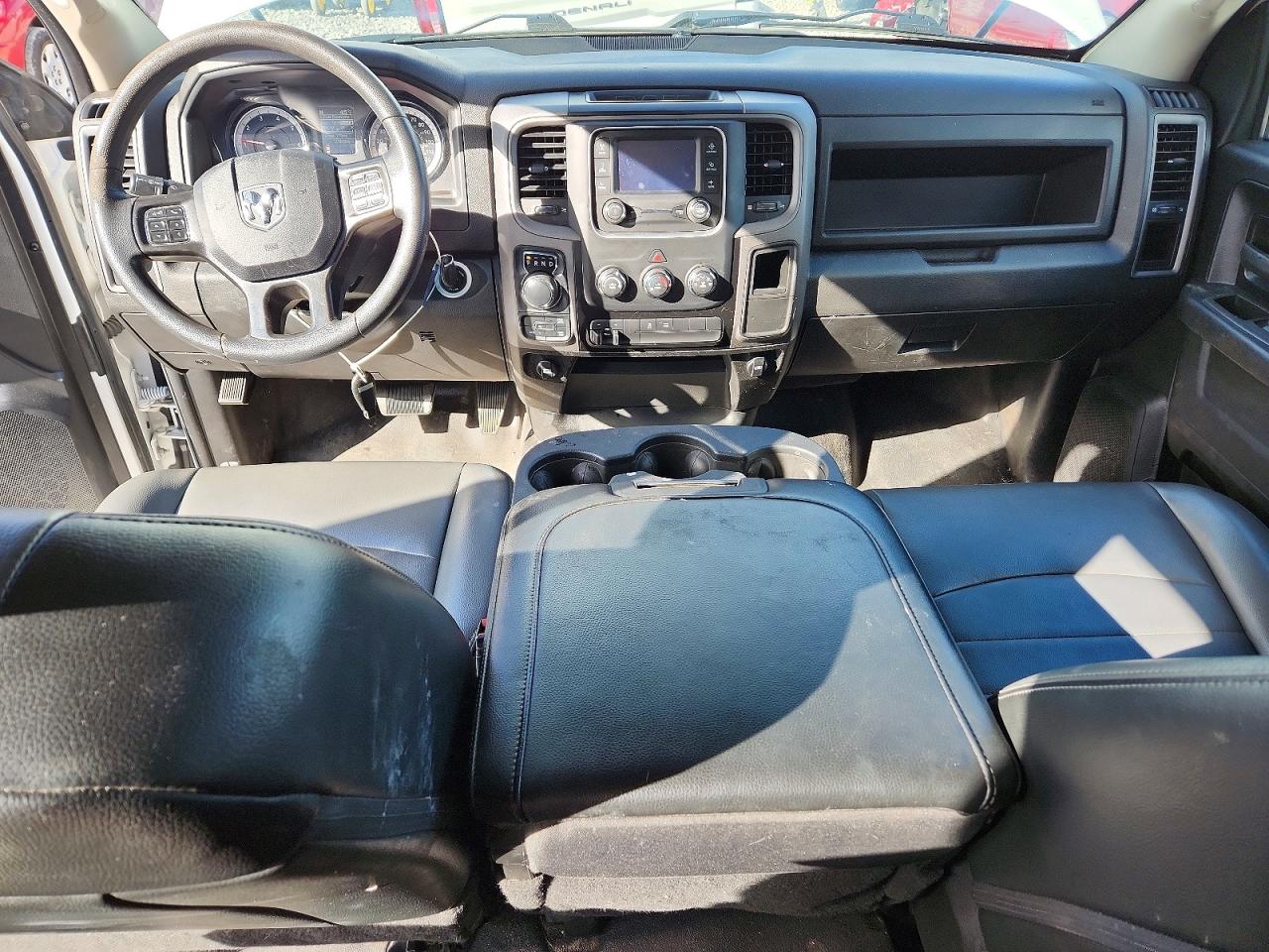 2022 RAM 1500 CLASSIC TRADESMAN photo 15