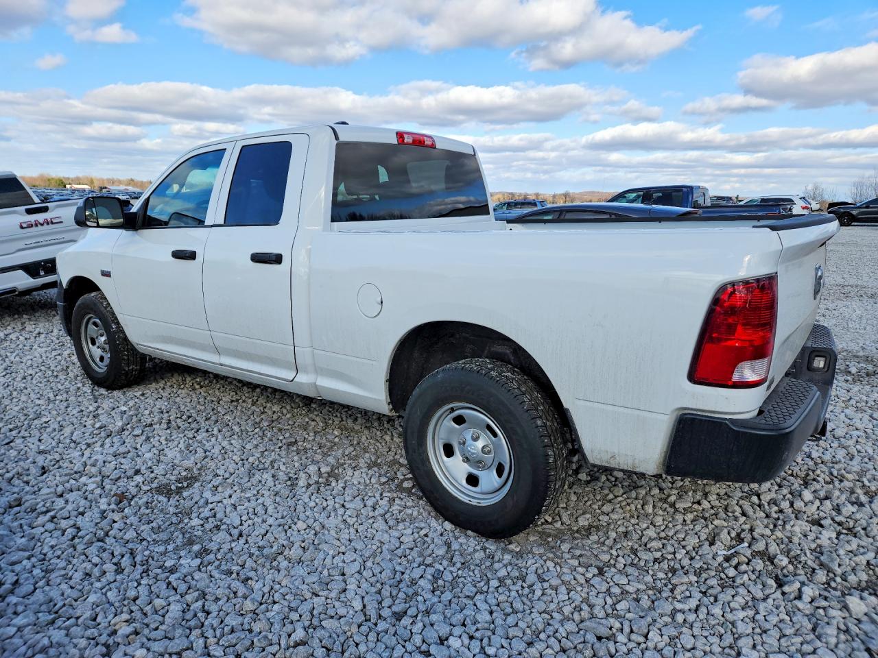 2022 RAM 1500 CLASSIC TRADESMAN photo 3