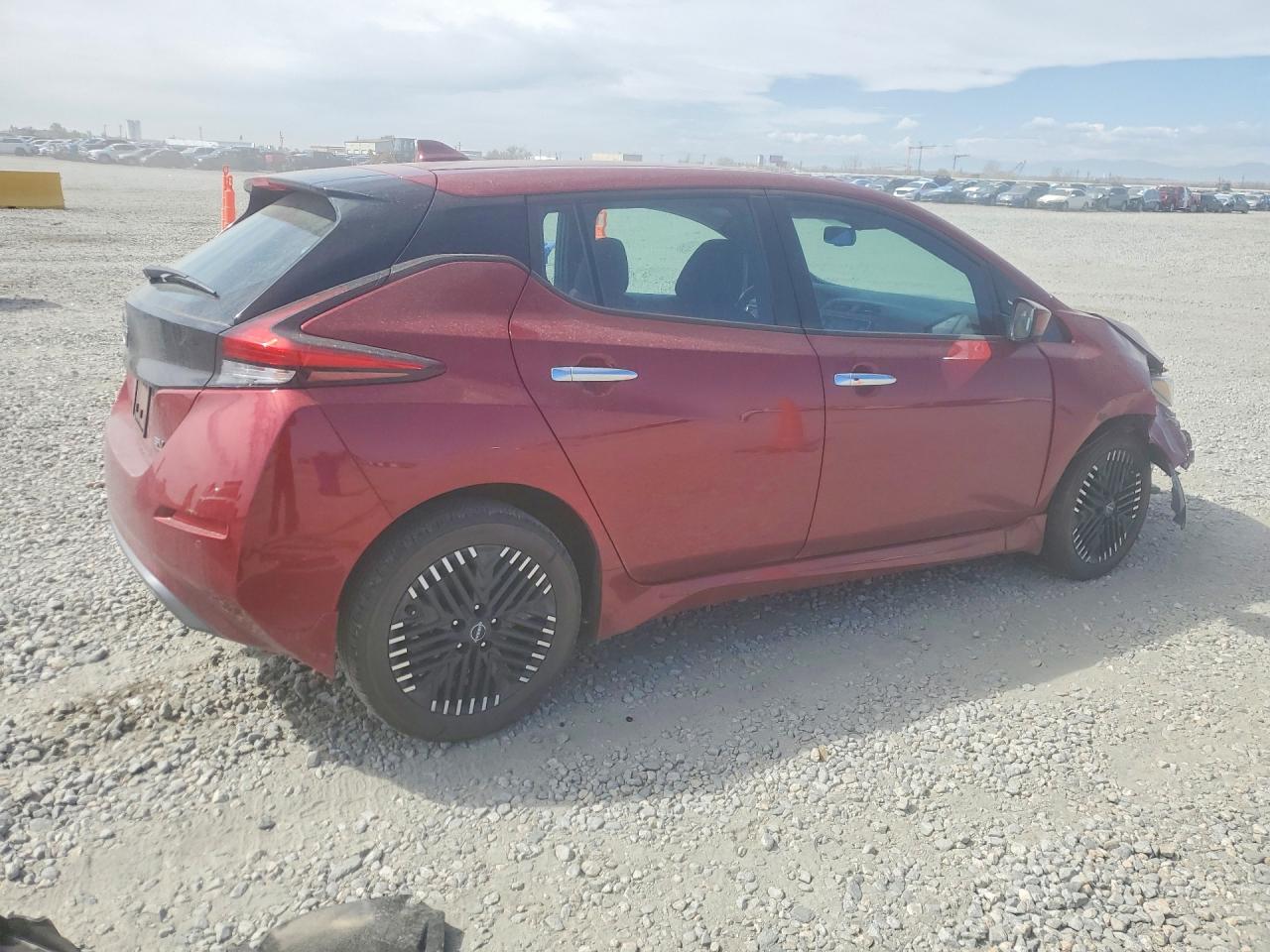 2025 NISSAN LEAF SV PLUS photo 5