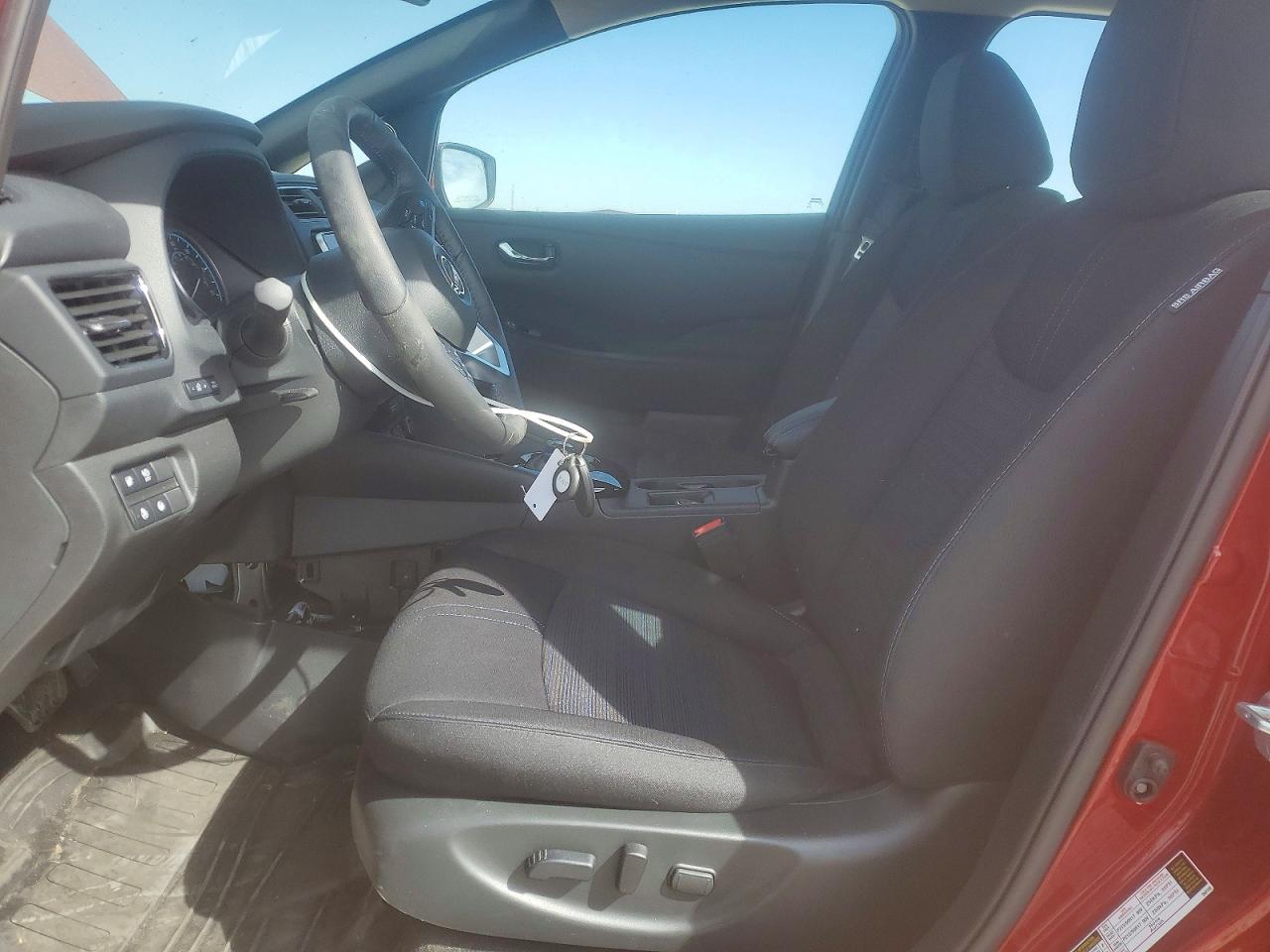 2025 NISSAN LEAF SV PLUS photo 13