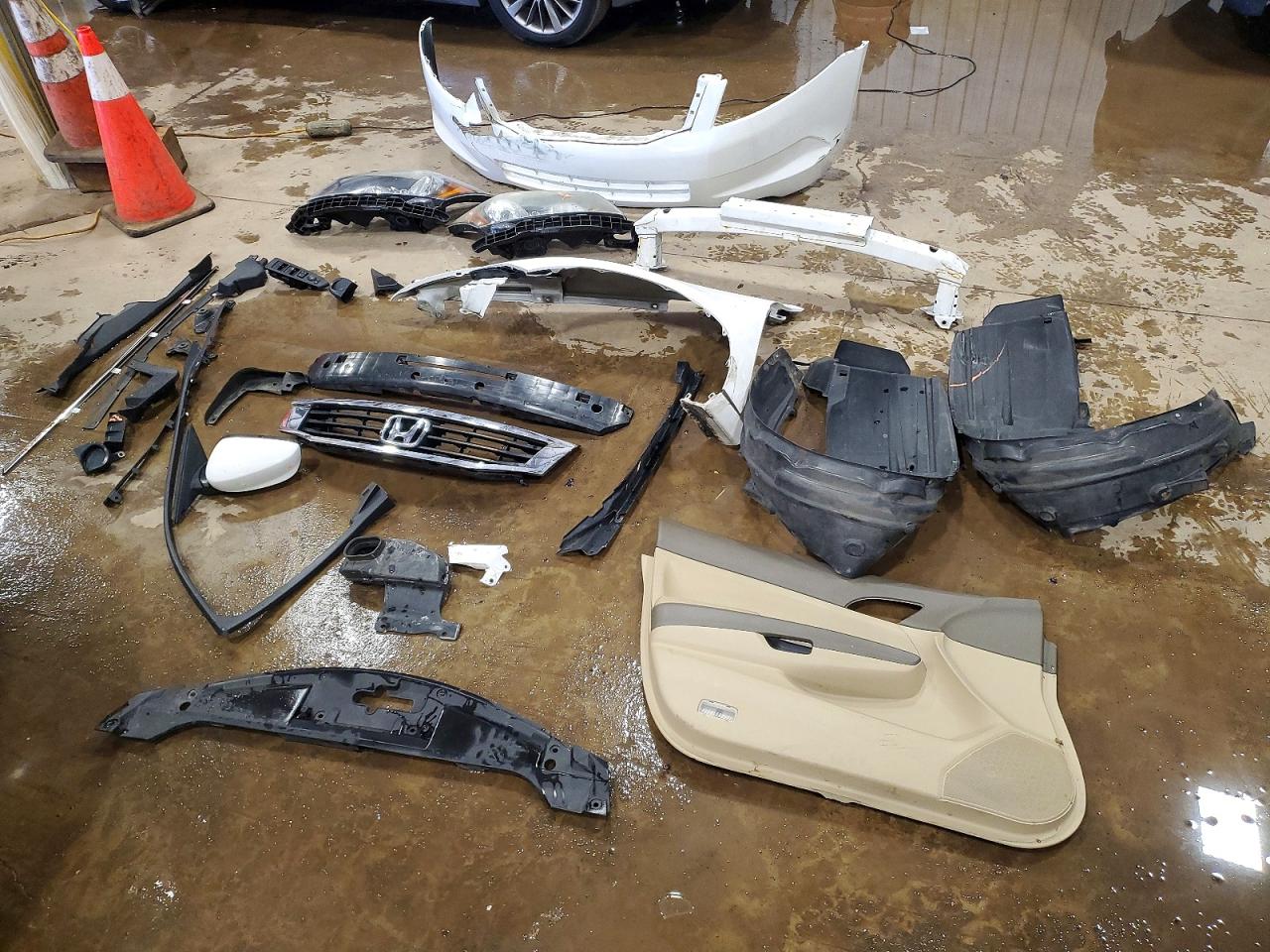 2009 HONDA ACCORD LX photo 45