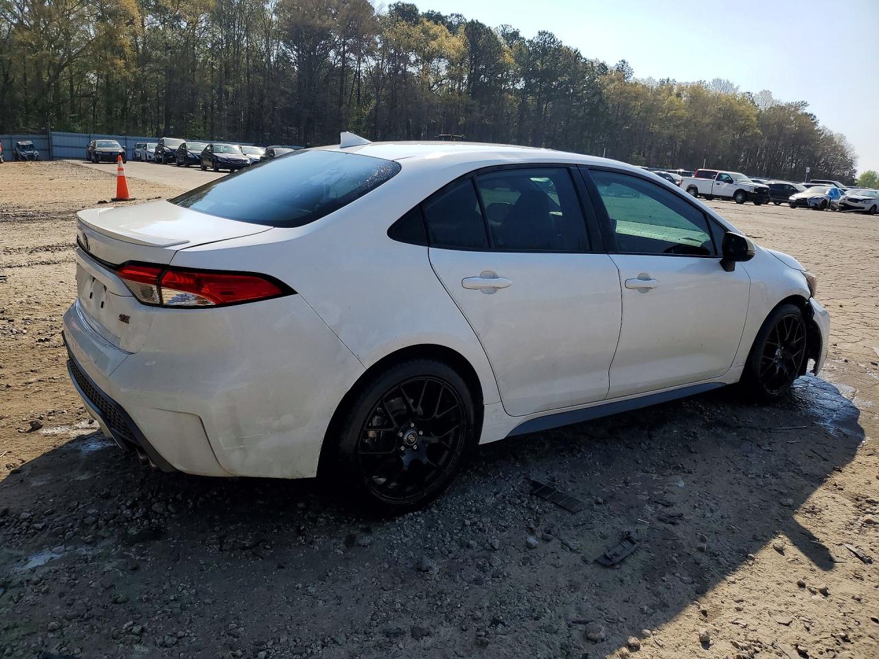 2020 TOYOTA COROLLA SE photo 3