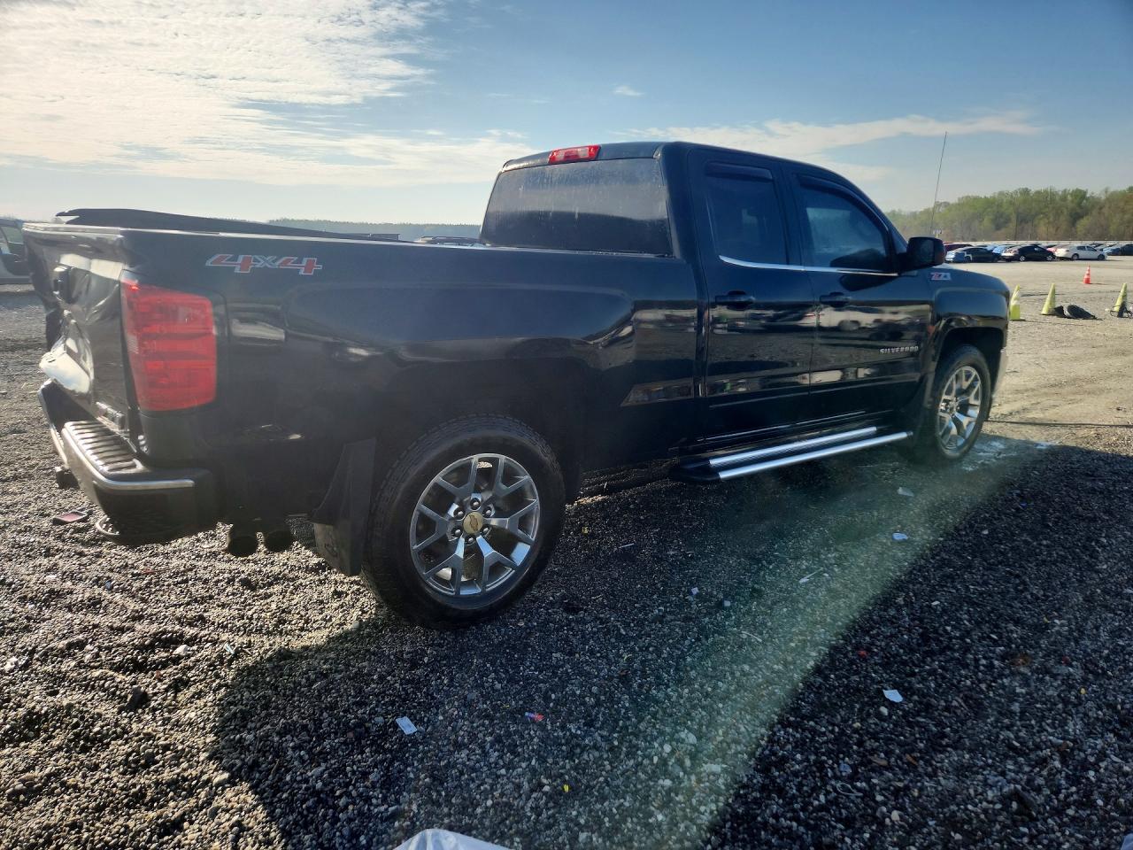 2016 CHEVROLET SILVERADO K1500 LT photo 3