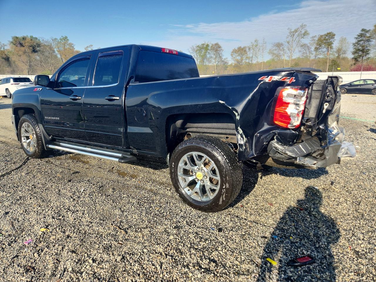 2016 CHEVROLET SILVERADO K1500 LT photo 2