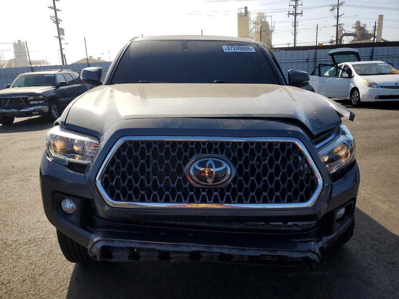 2019 TOYOTA TACOMA TRD OFF-ROAD photo 9
