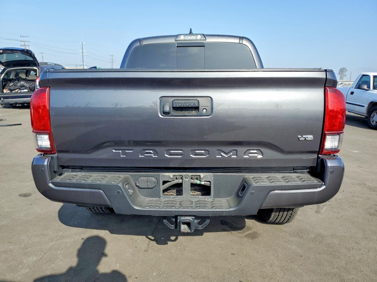 2019 TOYOTA TACOMA TRD OFF-ROAD photo 11