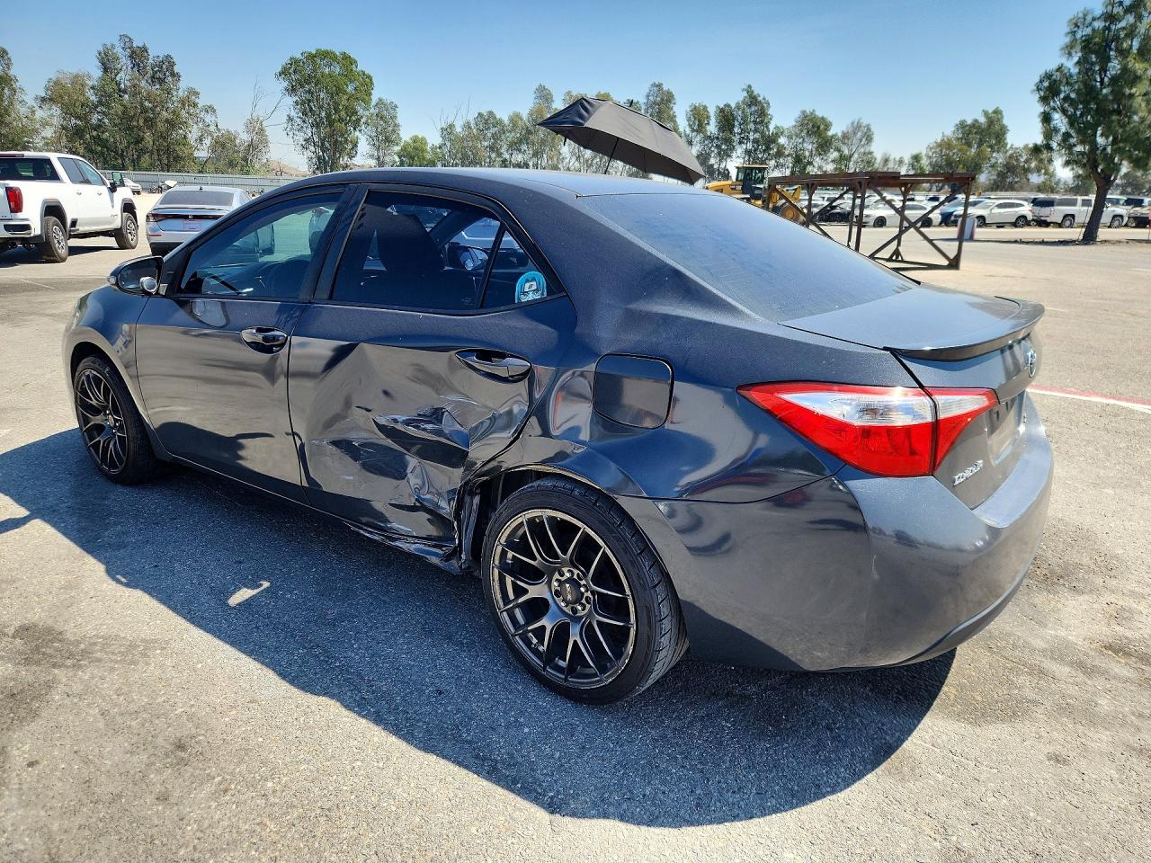 2014 TOYOTA COROLLA S photo 2