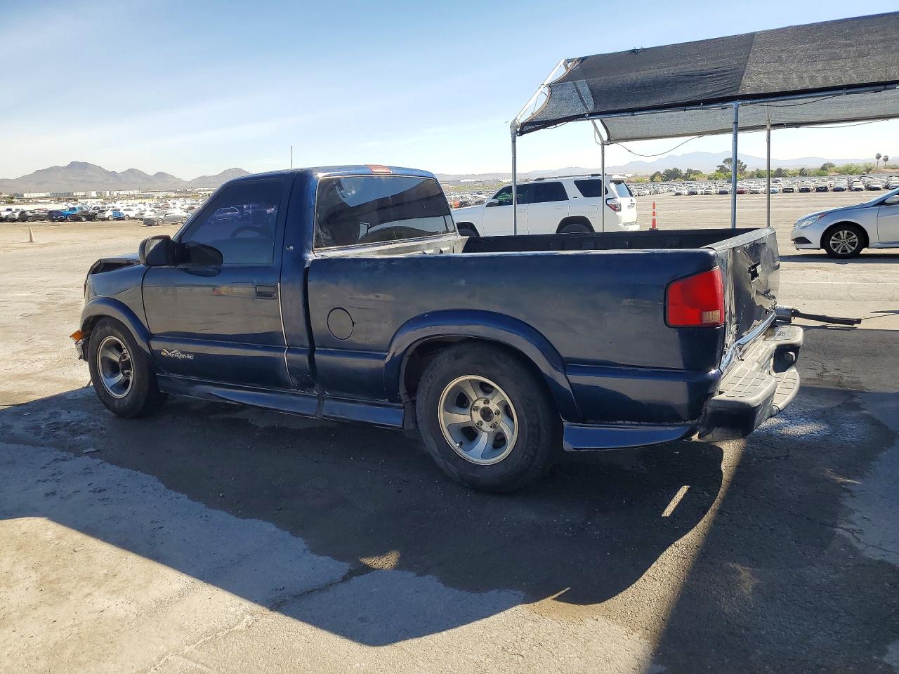 2000 CHEVROLET S TRUCK S10 photo 2