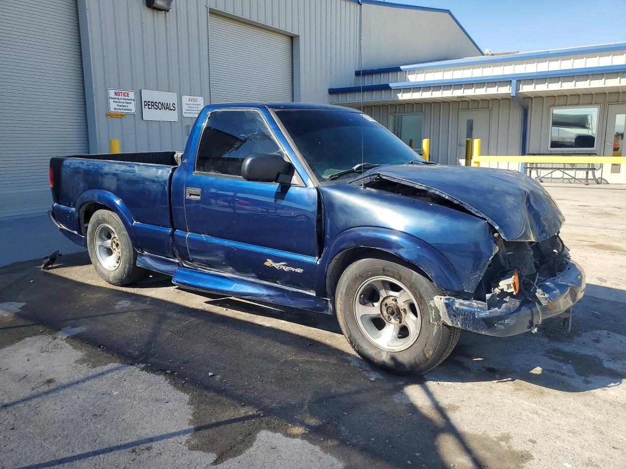 2000 CHEVROLET S TRUCK S10 photo 4