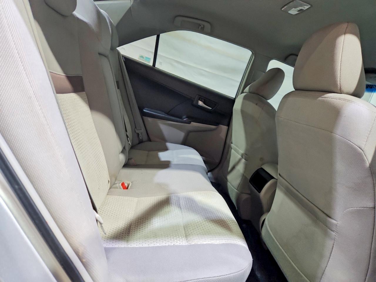 2012 TOYOTA CAMRY LE photo 19