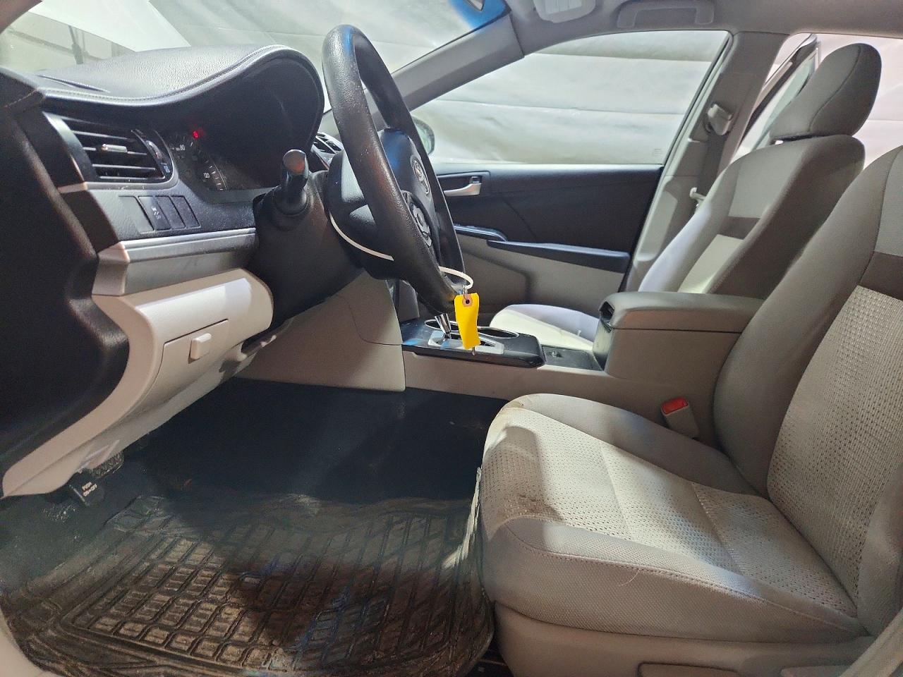 2012 TOYOTA CAMRY LE photo 13