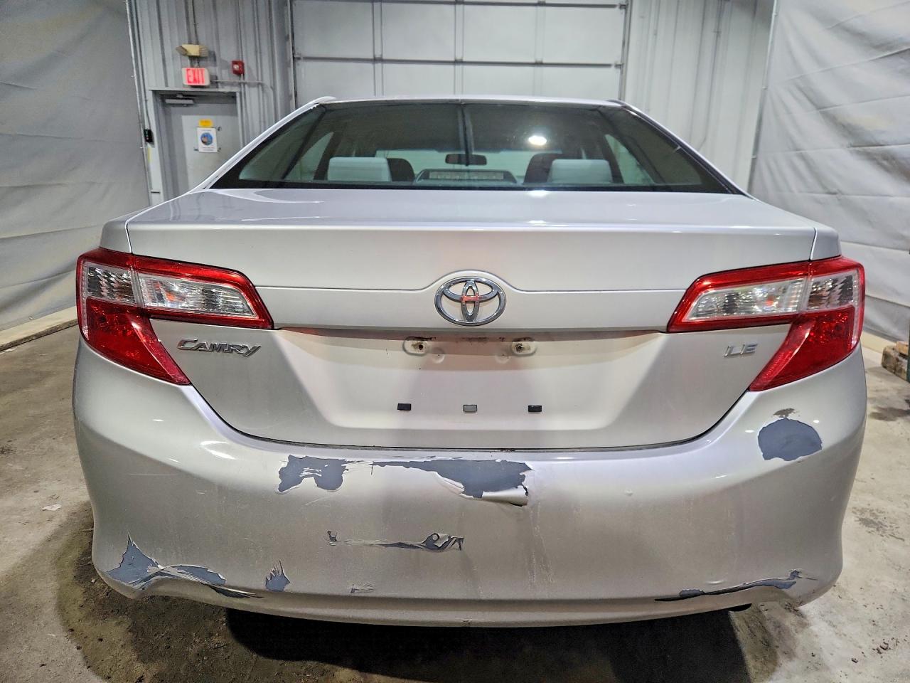 2012 TOYOTA CAMRY LE photo 11