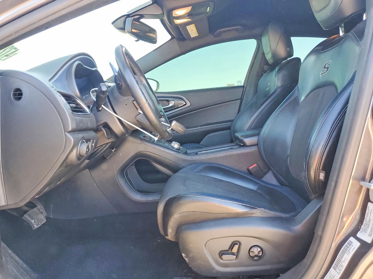 2016 CHRYSLER 200 photo 19