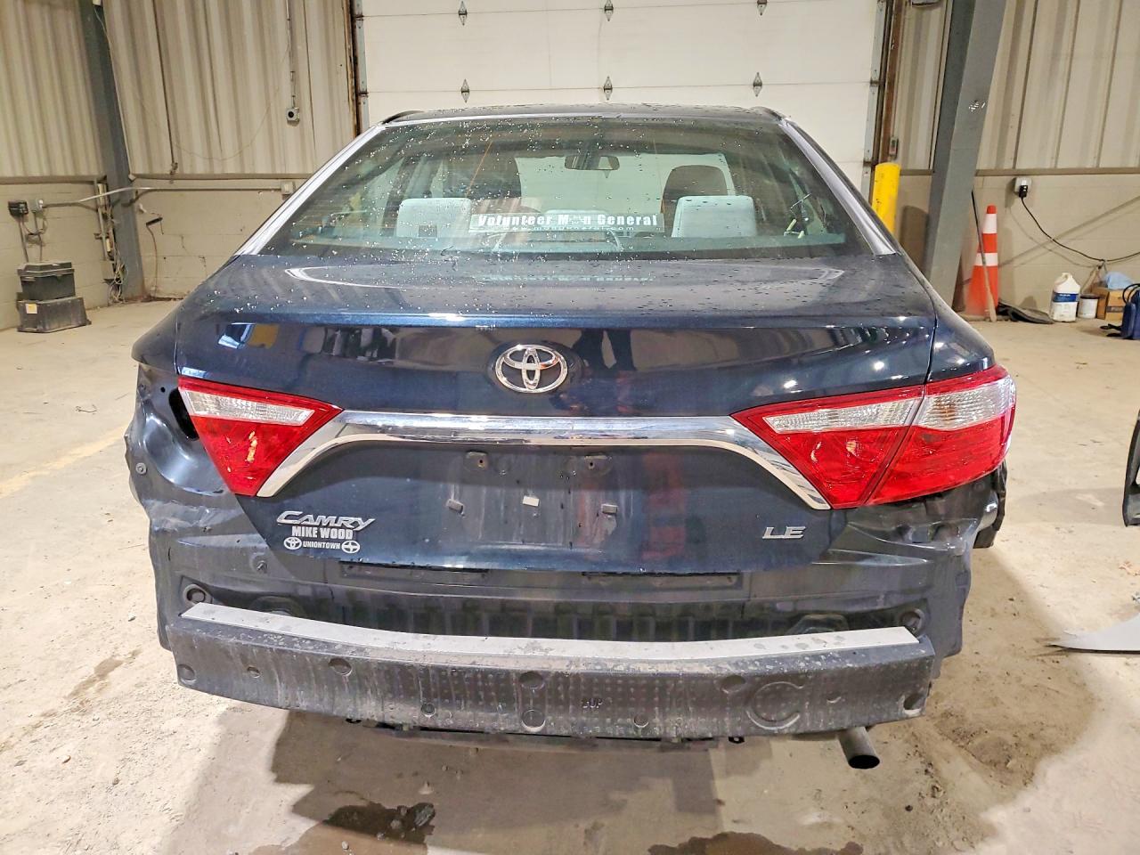 2016 TOYOTA CAMRY LE photo 16