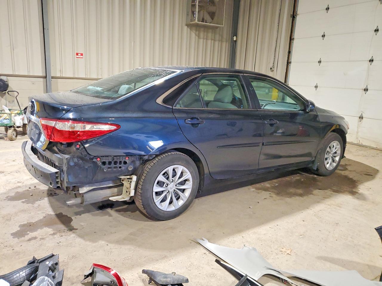 2016 TOYOTA CAMRY LE photo 7