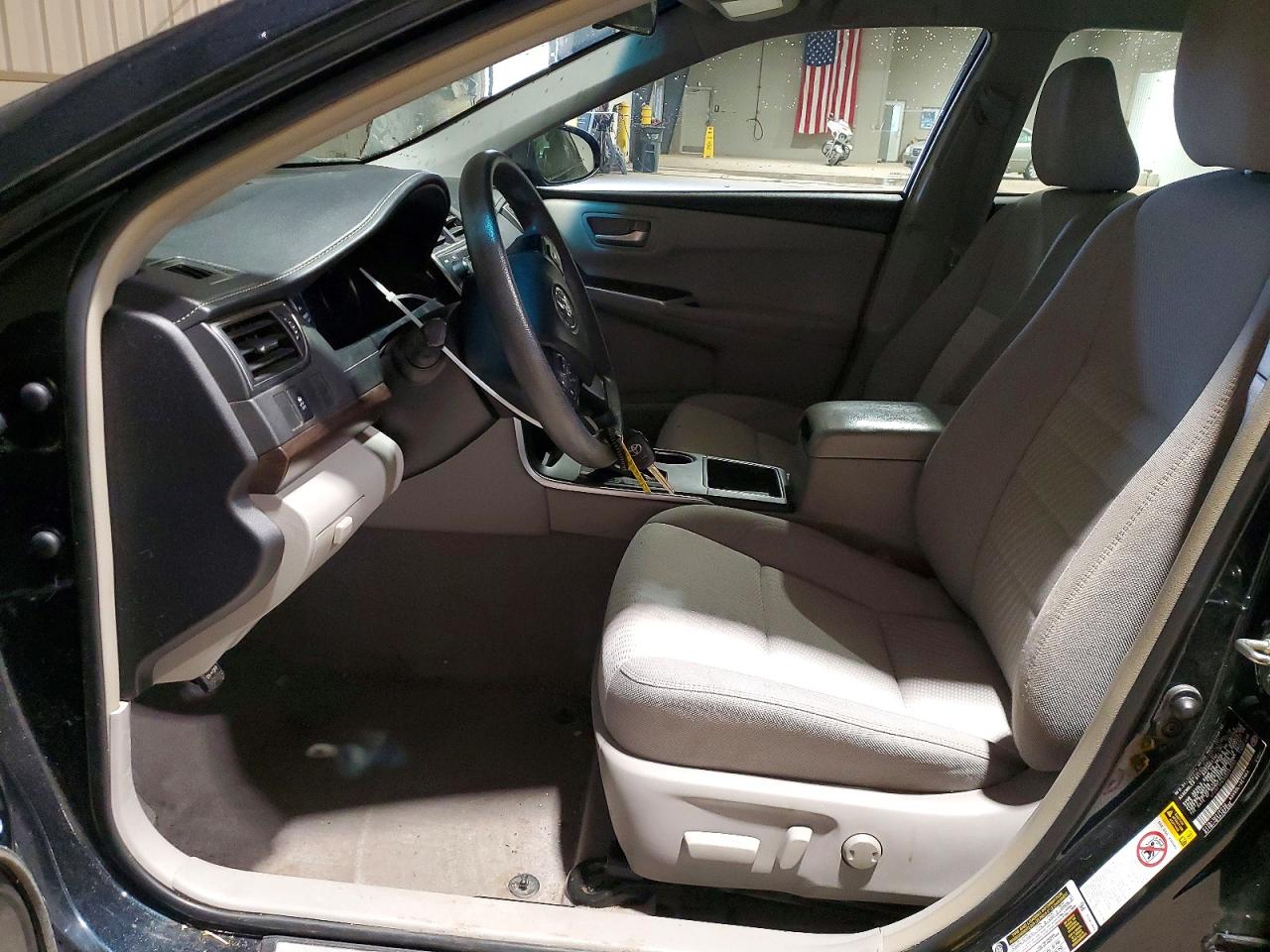 2016 TOYOTA CAMRY LE photo 19