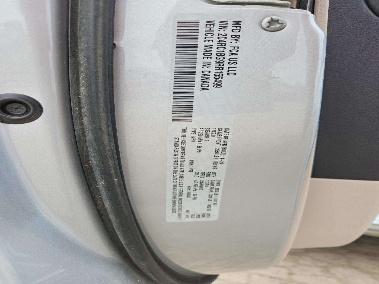 2024 CHRYSLER PACIFICA TOURING L photo 25