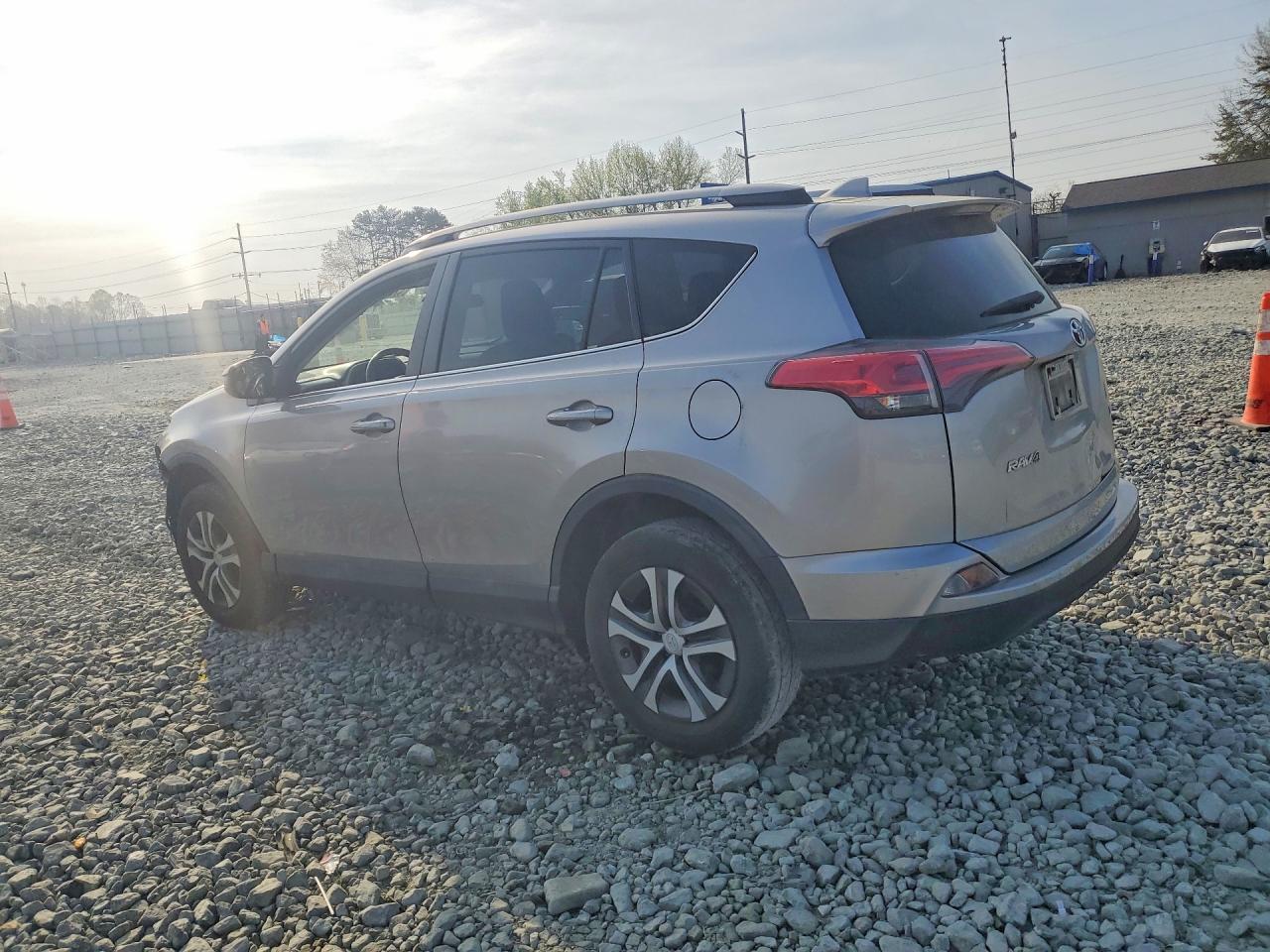 2017 TOYOTA RAV4 LE photo 2