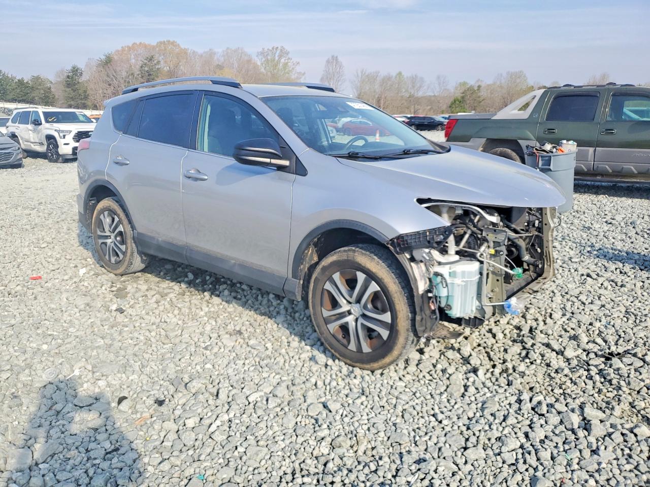 2017 TOYOTA RAV4 LE photo 4