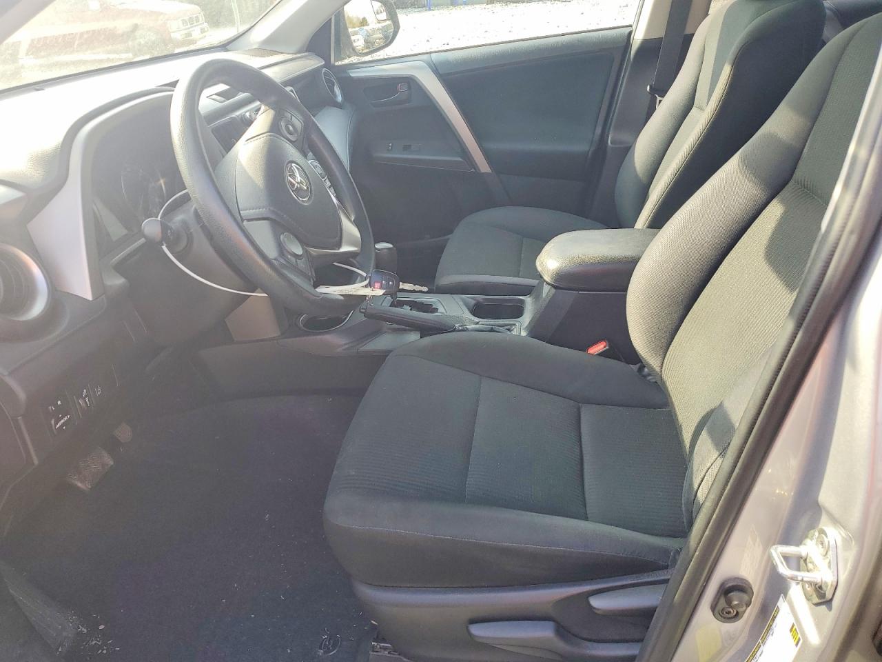 2017 TOYOTA RAV4 LE photo 7