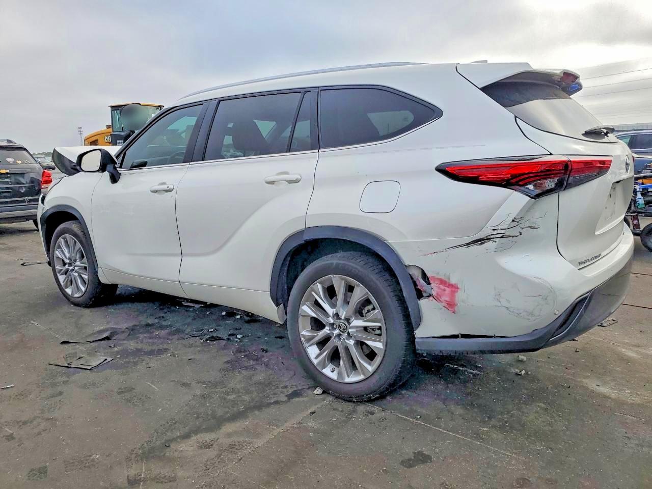 2021 TOYOTA HIGHLANDER LIMITED photo 4