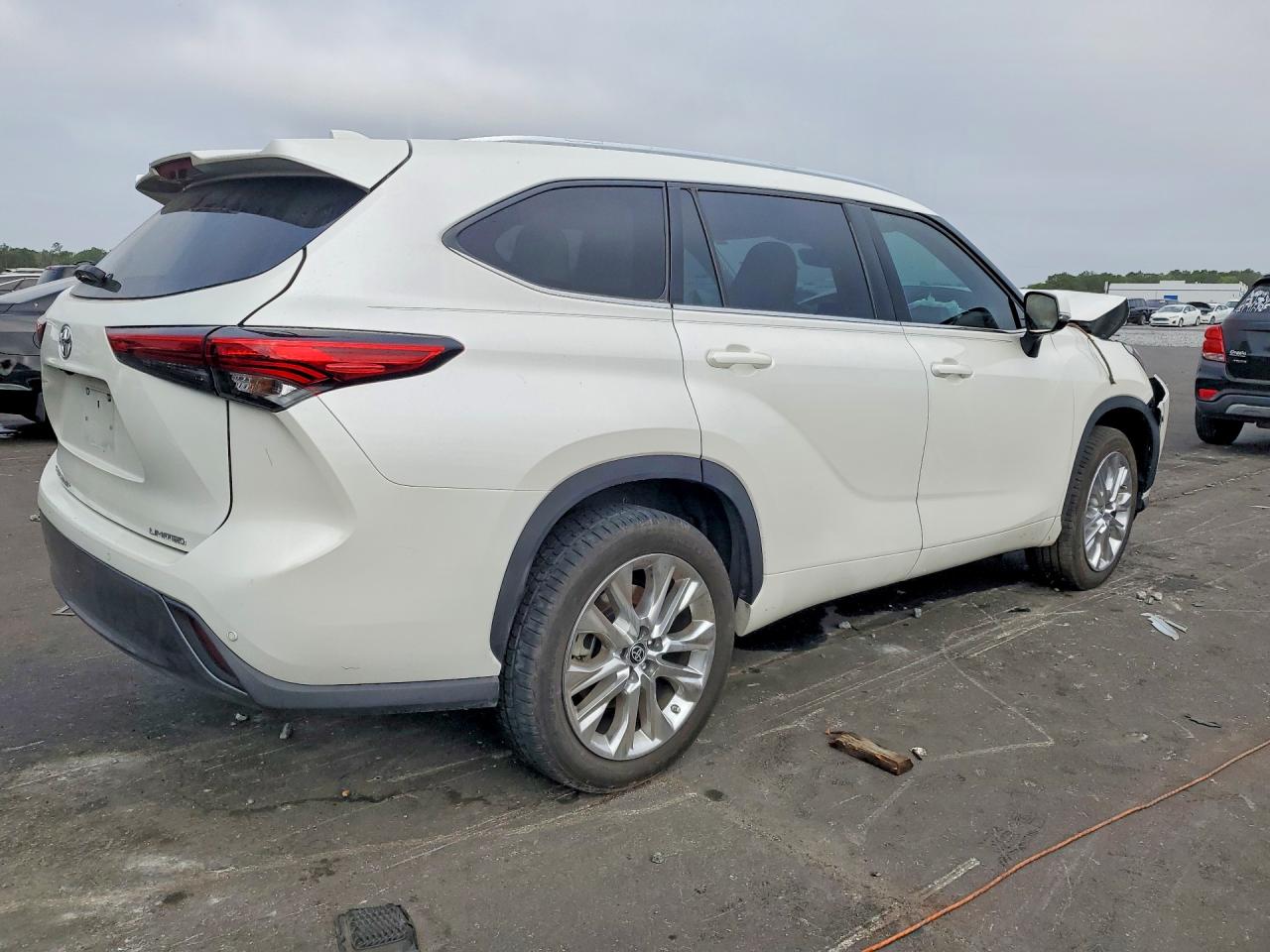 2021 TOYOTA HIGHLANDER LIMITED photo 7